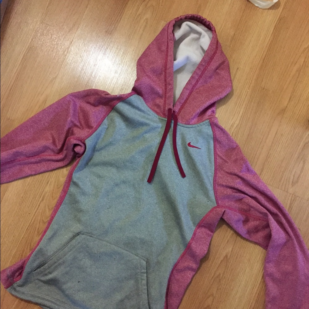 Women’s Nike Sweatshirt